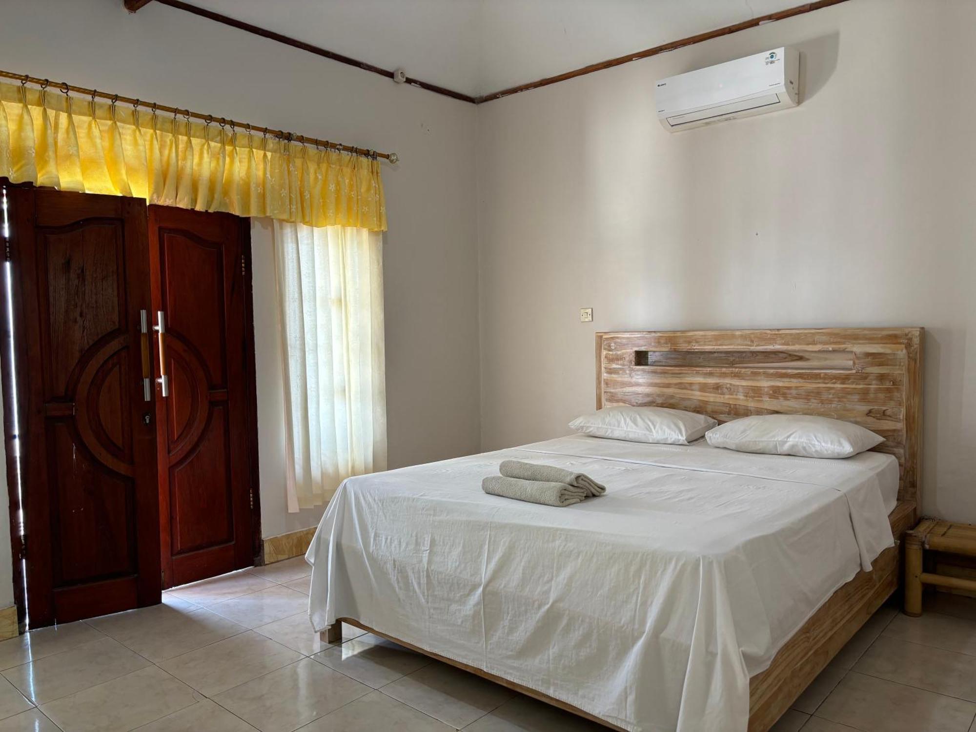 Krisna Bungalows And Restaurant Sekotong Ngoại thất bức ảnh