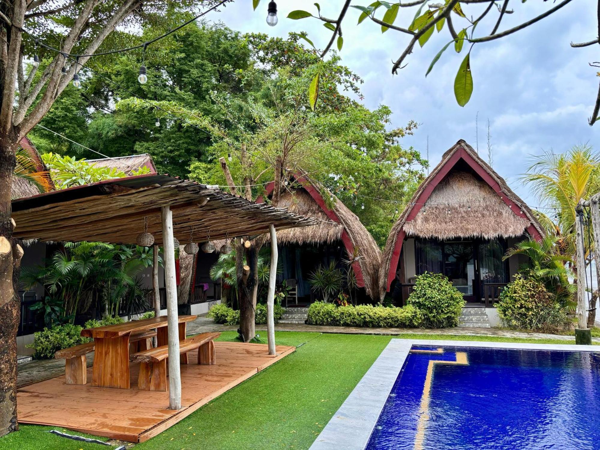 Krisna Bungalows And Restaurant Sekotong Ngoại thất bức ảnh