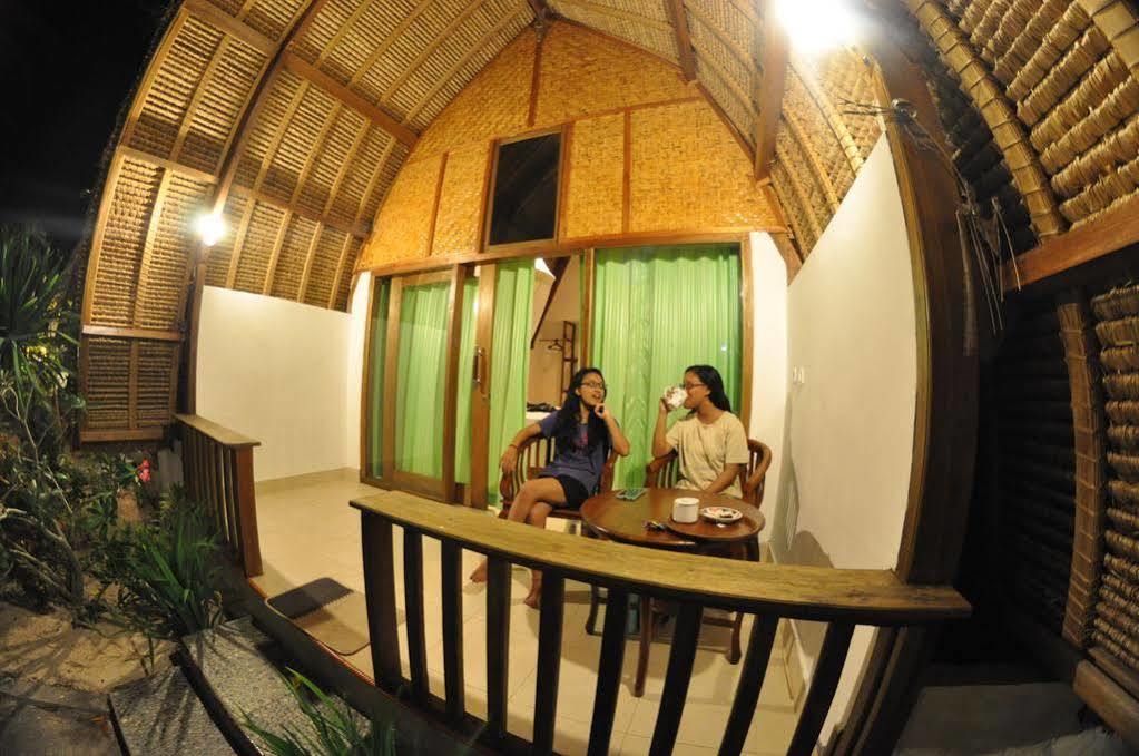 Krisna Bungalows And Restaurant Sekotong Ngoại thất bức ảnh