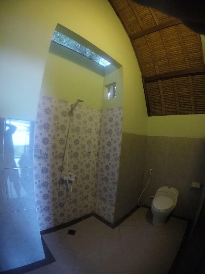 Krisna Bungalows And Restaurant Sekotong Ngoại thất bức ảnh